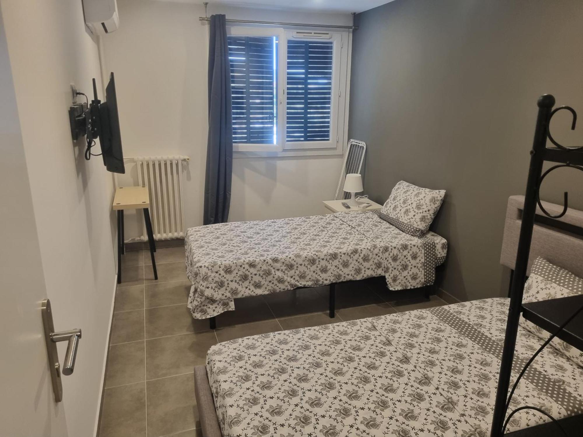 Chambre Privative Renove 2024, Climatisation, Tramway Sur Place , 12 Min Centre, 16 Min Plage, Apercu Lateral Mer, 2 Wc Avec 2 Salle De Bain, Private Room Renovated 2024, Air-Conditioned , Tram On Spot, 2 Toilets And 2 Bathrooms Nice Exterior foto