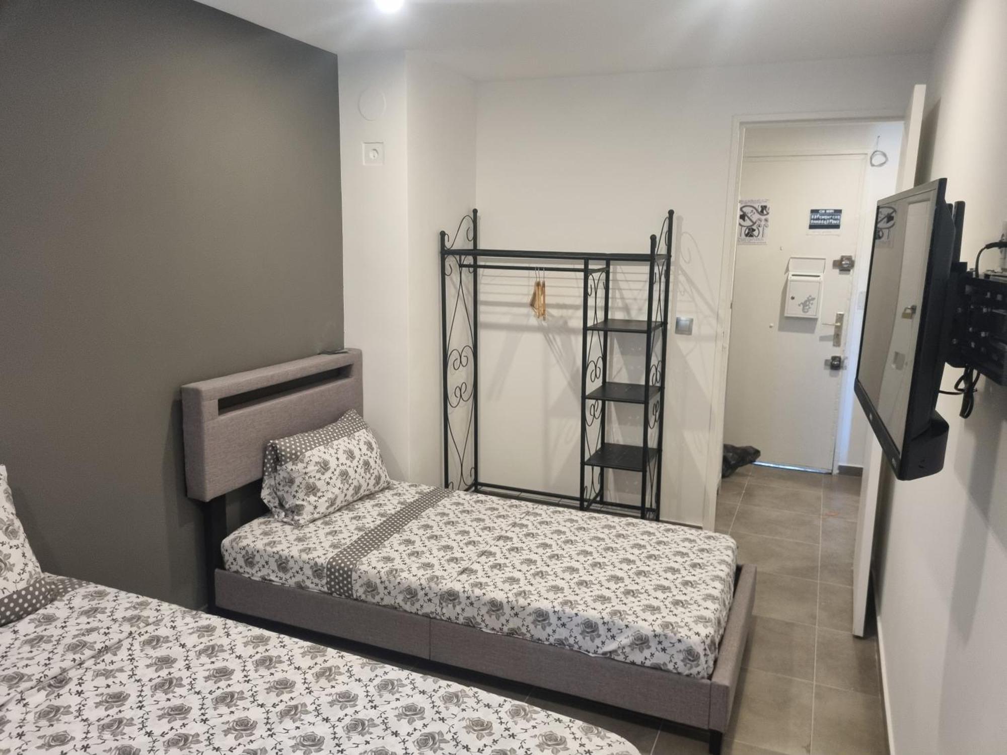 Chambre Privative Renove 2024, Climatisation, Tramway Sur Place , 12 Min Centre, 16 Min Plage, Apercu Lateral Mer, 2 Wc Avec 2 Salle De Bain, Private Room Renovated 2024, Air-Conditioned , Tram On Spot, 2 Toilets And 2 Bathrooms Nice Exterior foto